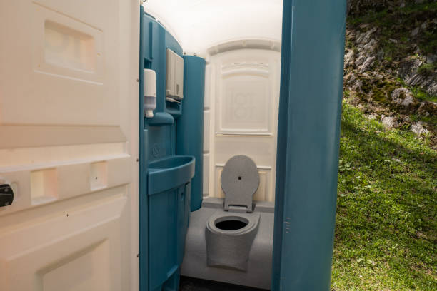 Professional porta potty rental in Ivanhoe, TX