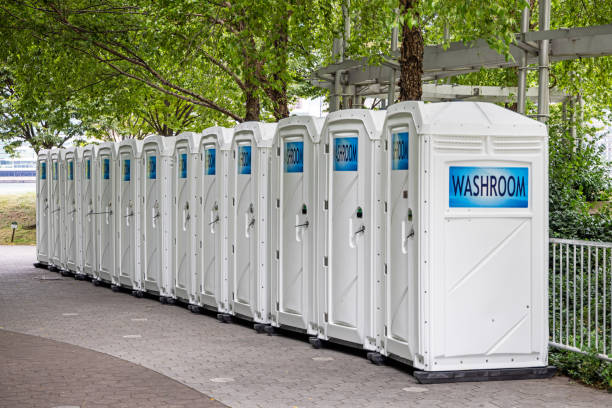 Best Portable restroom trailer rental  in Ivanhoe, TX